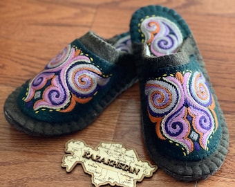 Embroidered Felt Slippers