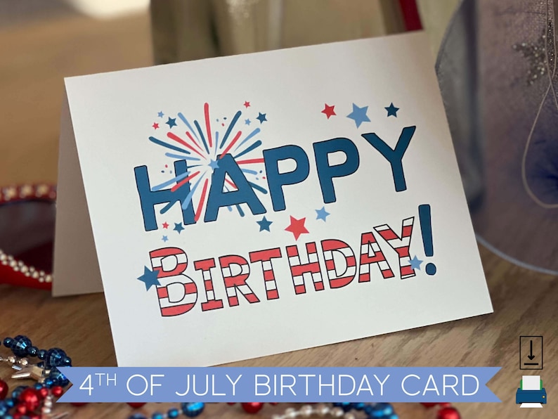 Op de afbeelding: Een witte kaart met rood-wit-blauwe vuurwerk en de tekst "Happy Birthday!"  Verjaardagskaart voor 4 juli.