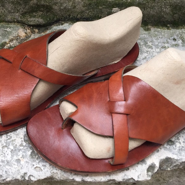 Natural brown leather man sandals.ancıent greek man sandals.man gladıator sandal.man toe ring sandals.man shoes.gift for him.handmade sandal
