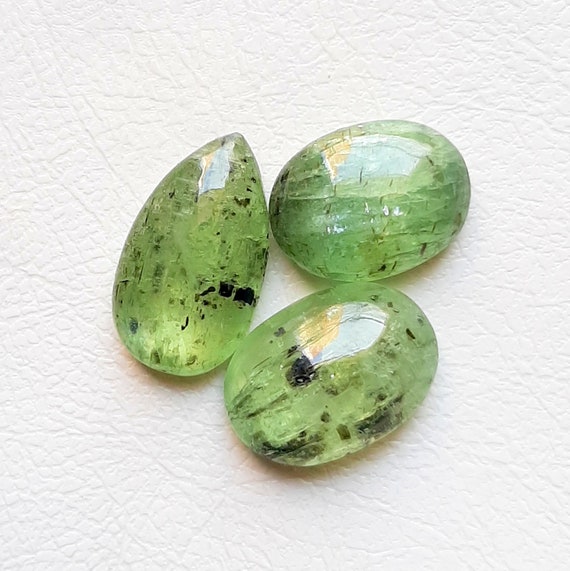 グリーンカイヤナイトカボションルースジェムストーン 3 個ロット