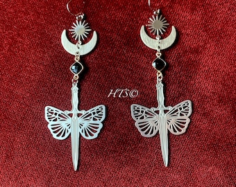 Goth Celestial Moth Sword-oorbellen met onyx-edelsteen (hypoallergeen)