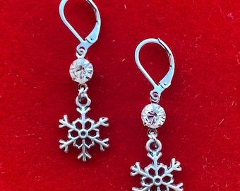 Boucles d'oreilles flocon de neige en argent scintillant : cadeau de bijoux d'hiver hypoallergénique