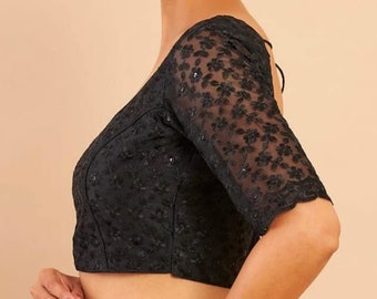 Blusa de red de hilo negro y sitara, con cuello redondo y mangas al codo. Blusa india, blusa sari. Disponible en todas las tallas.
