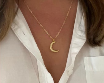Maxi Moon Necklace