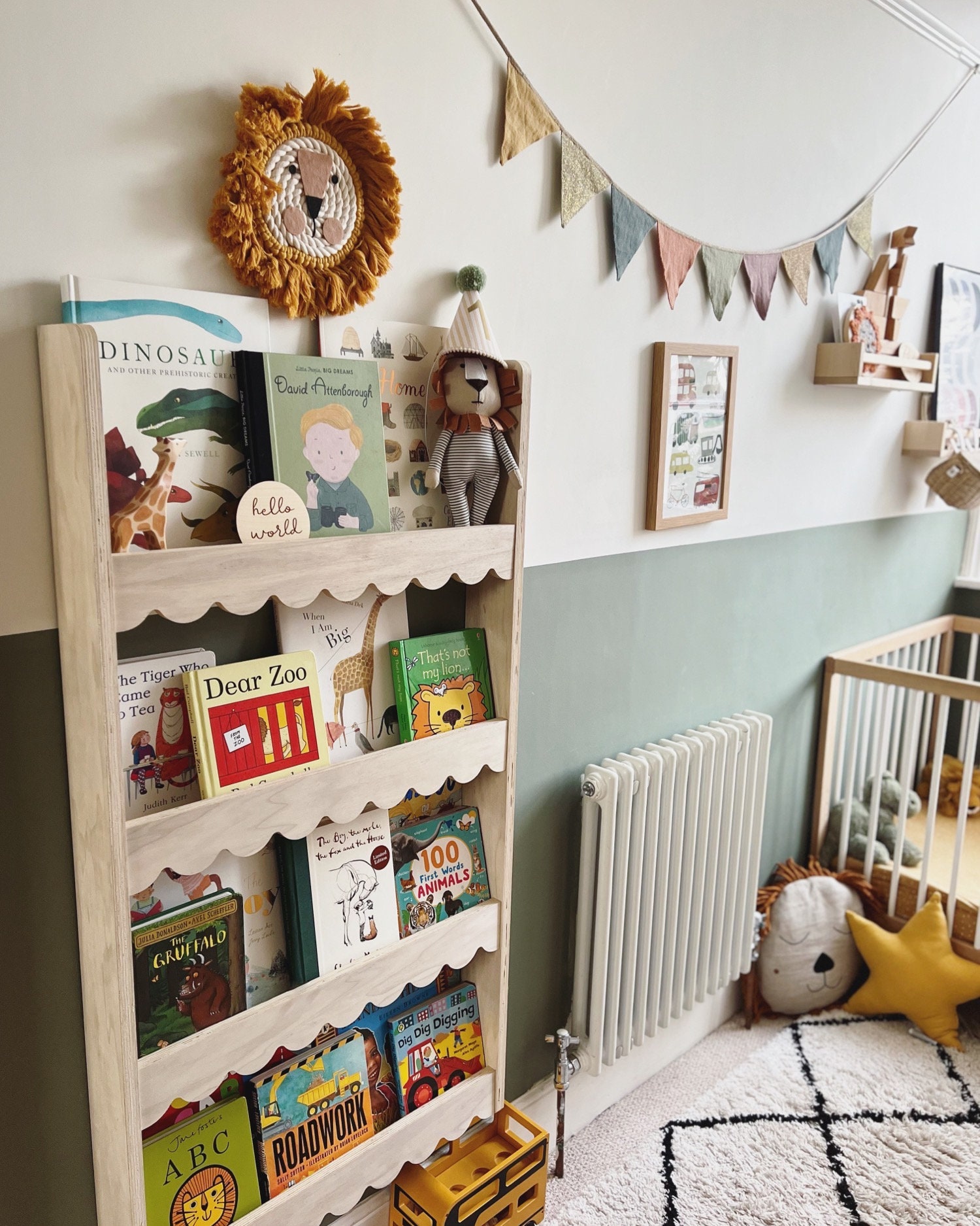 Scalloped Tiered Shelf with Hooks