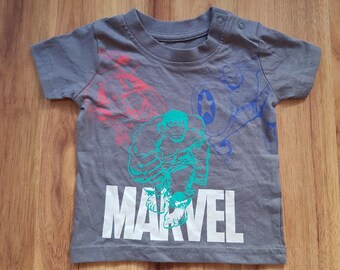 T-shirt gris Marvel à manches courtes, motif Hulk, Captain America et Spider-Man, Primark, 0-3 mois, taille 62 cm, bébé/enfant, en coton.