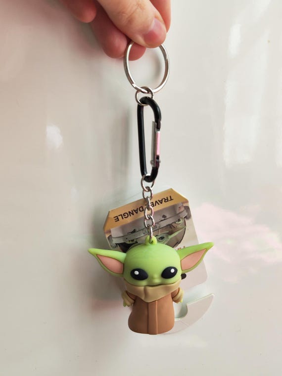 The Mandalorian Grogu Travel Dangle Baby Yoda Disney Star Wars Star Wars Keyring Key Chain New Paper Tag NWT Primark Bag Charm 3D Very Rare