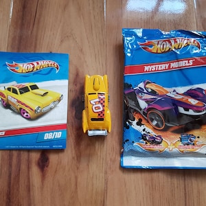 Hot Wheels Mystery Models 2012 Jaded Car Blind Bag Mattel Cars Toys Rare 08/10 Yellow