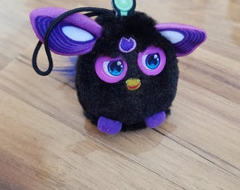 Piccolo peluche Furby nero e viola, regalo Happy Meal di McDonald's, da collezione, Hasbro, da appendere.
