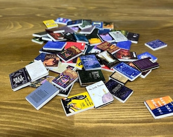 Bricolage minuscules livres seulement 75 couvertures aléatoires ou personnalisées collection de mini livres - grand lot, tracker TBR, lectures Kindle, étagère anxiété, cadeau Booktok