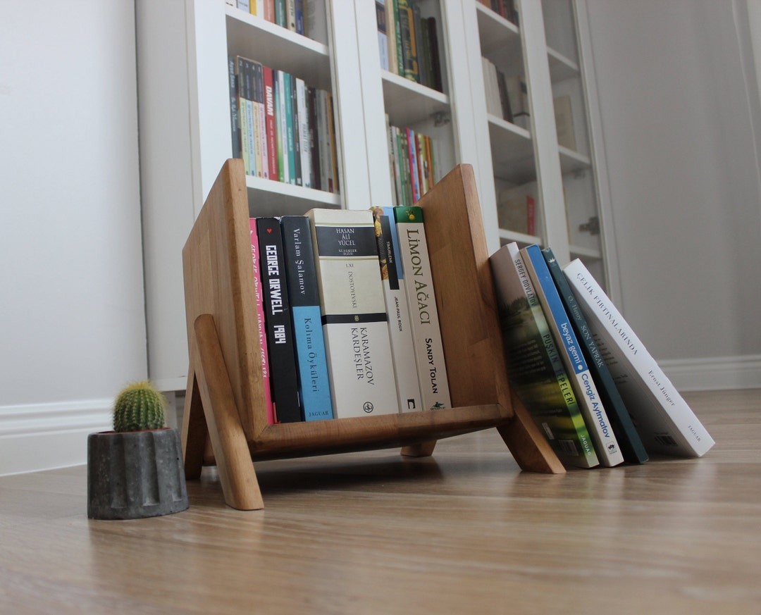 Bookmark Holder, Personalized Book Stand, Mini Bookshelf, Wooden