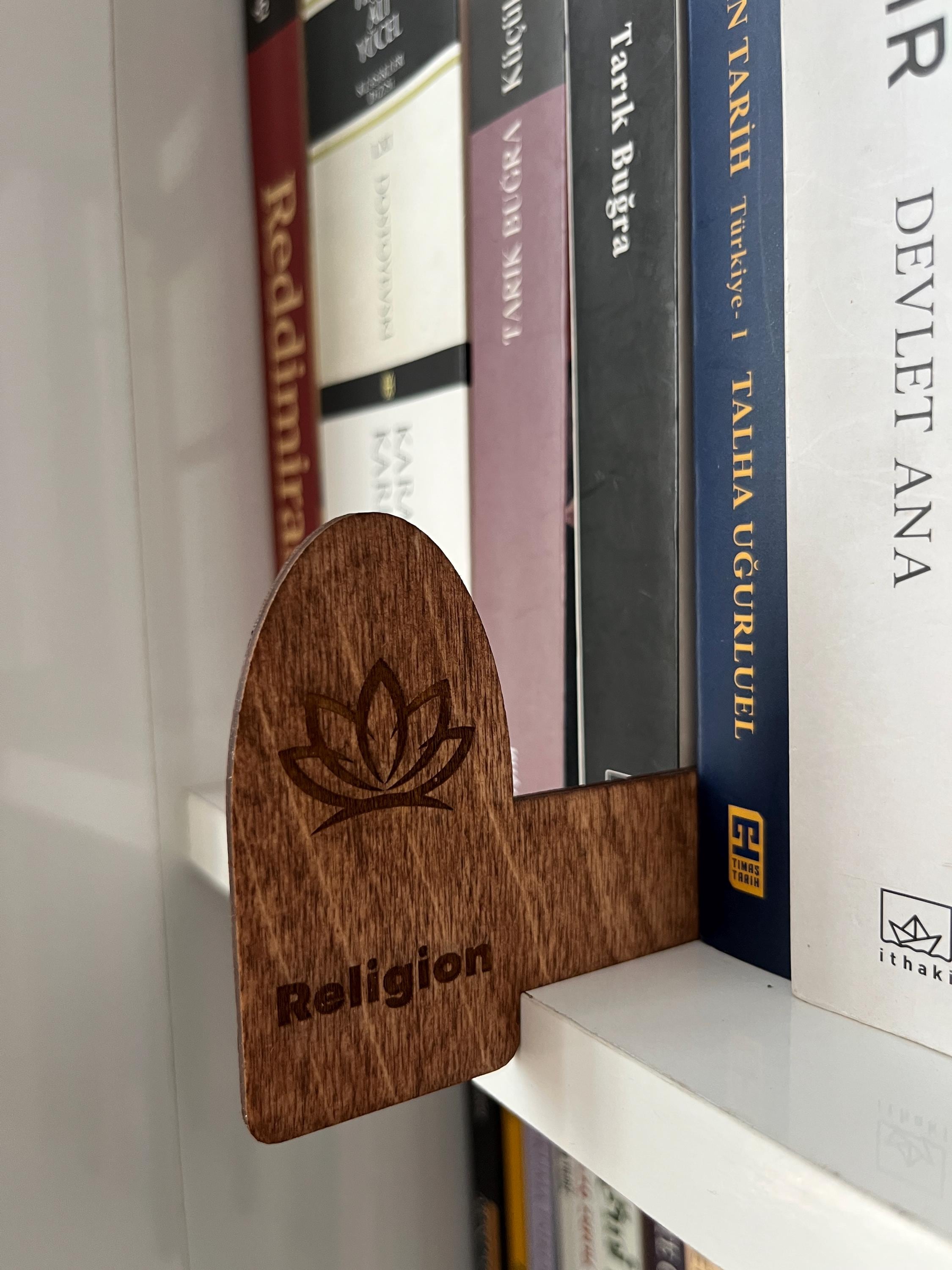 Customized Bookshelf Dividers: Library Organizers, Genre Labels & Book ...