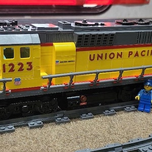 Custom Train Union Pacific 03 GP40 Engine {Dark Bluish Grey Version} &quot;Please Read Description&quot; Building Blocks