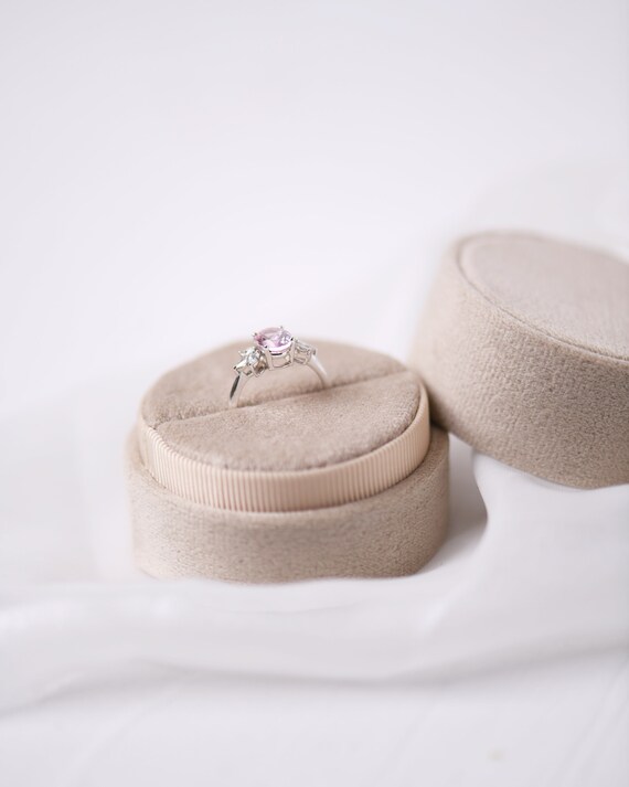 White velvet ring box outlet