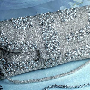 Silver Formal Clutch Crystal Evening Bag Bridal Gift Silver Beaded Purse Rhinestone Luxury Handbag Sparkly Purse Special Occasion Gala Purse