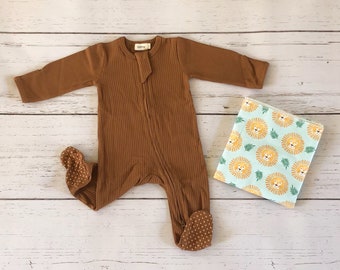 3-6 month pj, baby pj, baby boy pj and blanket, baby shower gift, baby shower gift set, newborn gift set, stretchy baby pjs, gender neutral