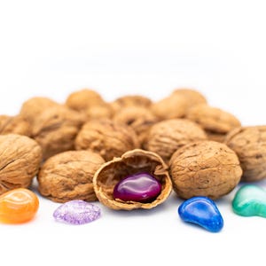 20 Überraschungsnüsse Natur, Gold, Silber, Walnüsse mit Edelsteinen, Mineralien, bunte Edelsteine, Adventskalender