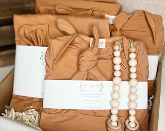 Twin announcement, Twin outfit, Twin gift, Baby gift box, Baby announcement, Baby shower gifts, Baby shower