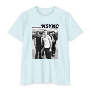 NSYNC noir et blanc posé || T-shirt de l&#39;époque de l&#39;an 2000, cadeau pour les amateurs de NSYNC, t-shirt graphique nostalgique de boys band