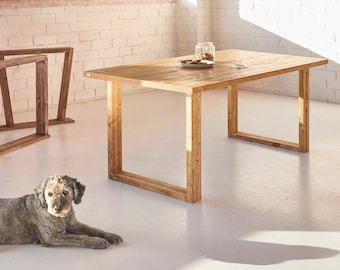 Table en bois Blenom Uitoto, table à manger rustique avec bord droit, en bois naturel et pieds carrés en bois. Table rectangulaire.