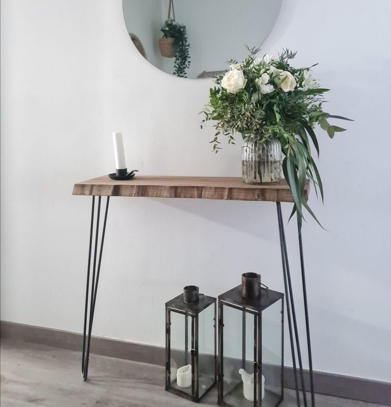 Hall d'entrée en bois Blenom Live edge avec finition rustique, console d'entrée, pieds en épingle à cheveux noirs, table d'entrée. Mod Aimana image 1