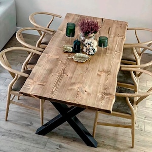 Table en bois, table à manger Iroke Blenom en bois naturel massif rustique avec différentes finitions, pieds en lame X en fer noir. image 4