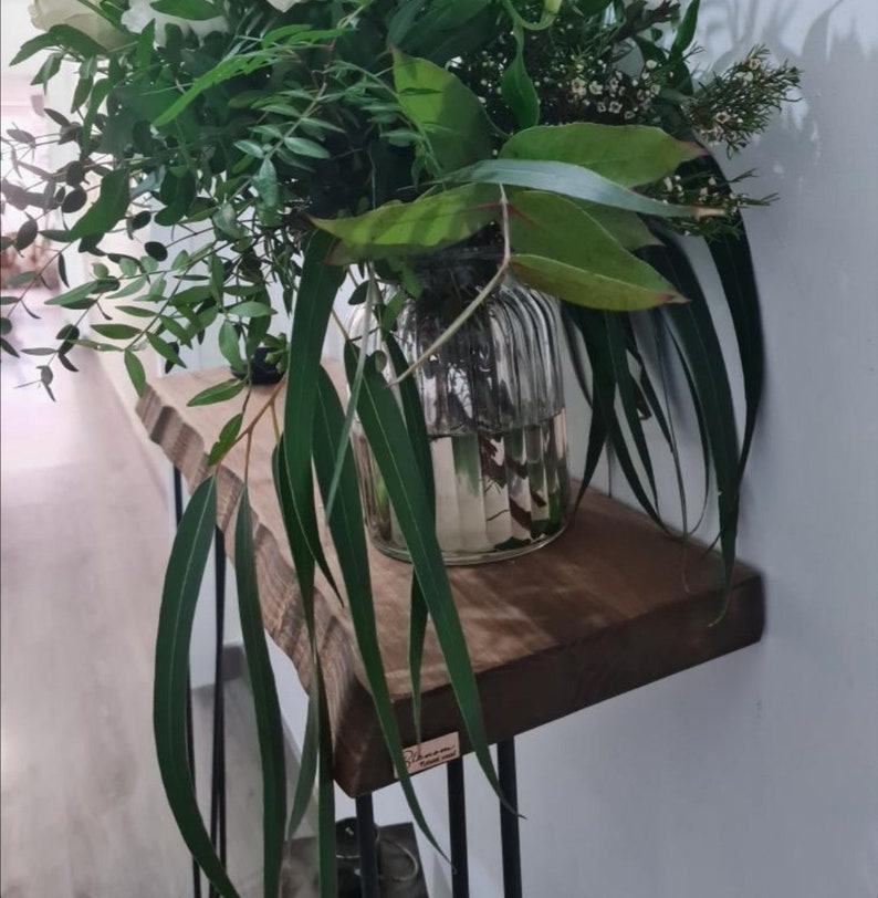 Hall d'entrée en bois Blenom Live edge avec finition rustique, console d'entrée, pieds en épingle à cheveux noirs, table d'entrée. Mod Aimana image 3