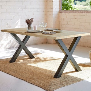 Table en bois, table à manger Iroke Blenom en bois naturel massif rustique avec différentes finitions, pieds en lame X en fer noir. image 9