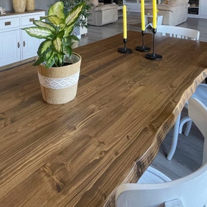 Table en bois, table à manger Iroke Blenom en bois naturel massif rustique avec différentes finitions, pieds en lame X en fer noir. image 7