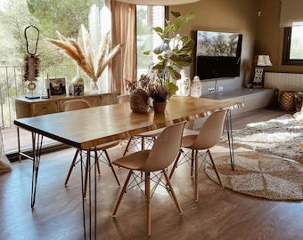 Mesa de madera, mesa de comedor Tanaru Blenom, rectangular de madera natural sostenible y patas horquilla de hierro natural, color Negro.