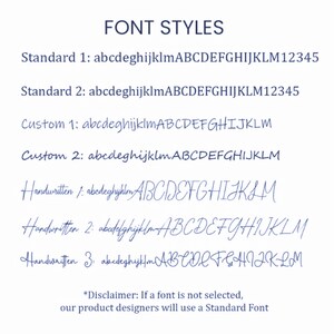 Peut inclure: Une liste de styles de polices pour la personnalisation du texte. Les styles incluent Standard 1, Standard 2, Custom 1, Custom 2, Handwritten 1, Handwritten 2 et Handwritten 3. Le texte "Avertissement : Si une police n'est pas s&eacute;lectionn&eacute;e, nos designers utiliseront une police standard" est en bas de l'image.