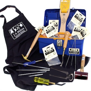 Ultimate Upholsterers Toolkit - Caja y tachuelas gratis