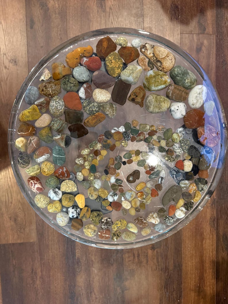 Round Accent/resin/river Rock Table - Etsy