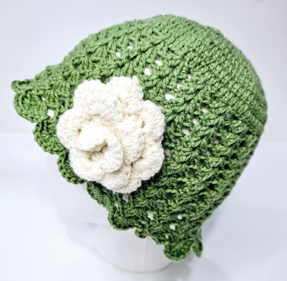 Green crochet hat with off white rose/ Knitted Beanie/ Crochet Hat for Adult/ Green winter crochet hat for women/Unique/Handmade