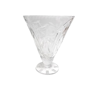 Mid Century Vintage Lead Crystal V Shaped Vase, Flower Vase, Hand Cut Details, 21.5cm high (#H234)