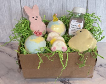 Caja de regalo de baño de Pascua con temática de fantasía, bomba de baño de conejito que brilla en la oscuridad, bomba de baño de ajolote, dos bombas de baño Peeps, jabón con forma de trasero de conejito, baño de burbujas, set de spa para niños