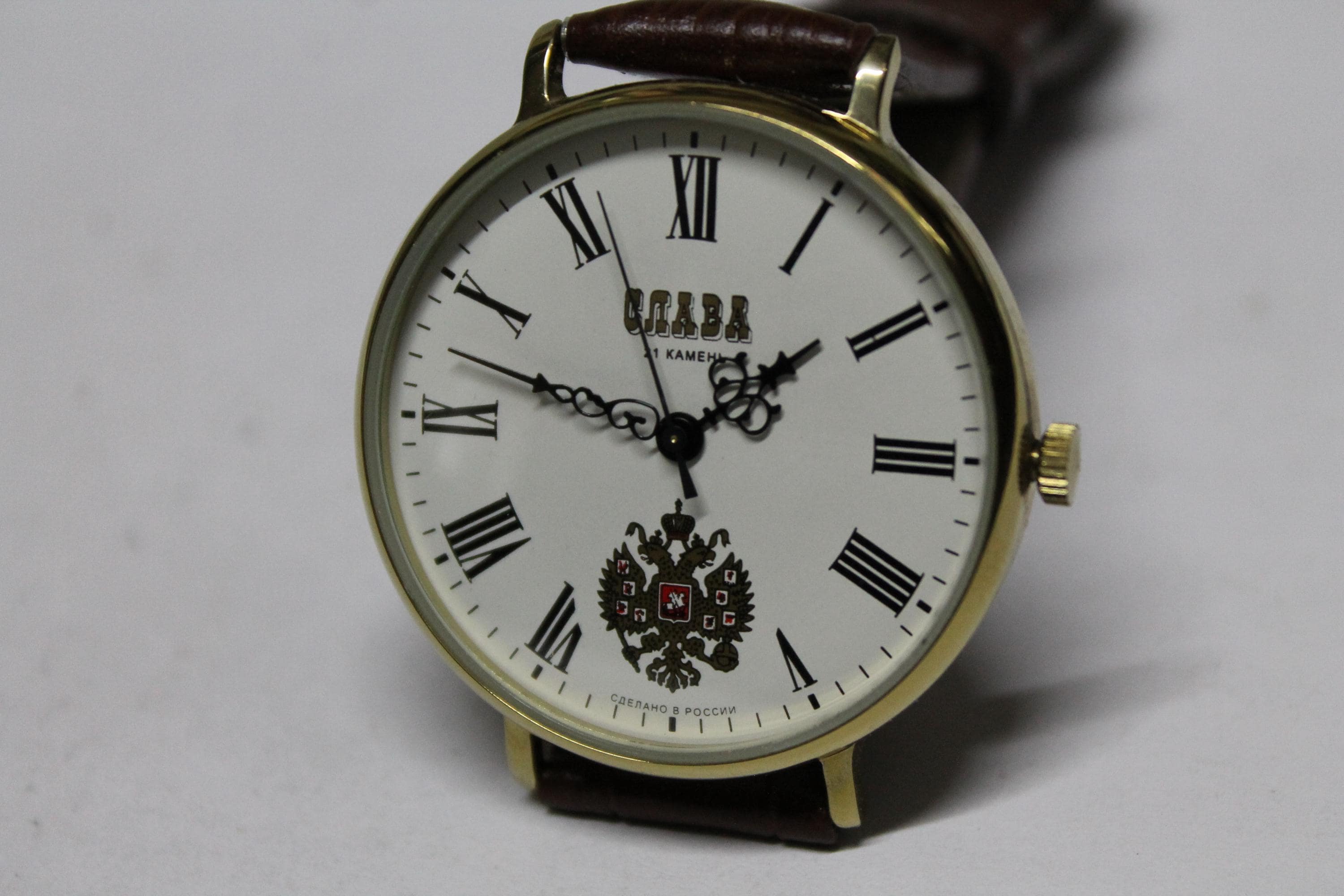 ロシア製腕時計 SLAVA CLASSIC 腕時計 PREMIER-Kremlin。金メッキ