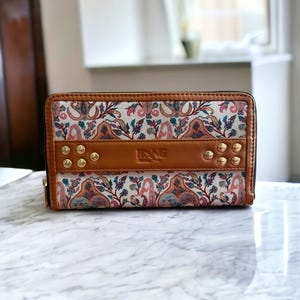 Handcrafted Vegan Leather Wallet for Women, Stylish and Chic Rang Yatra Accessory, Perfect for Everyday Use, Eco-Friendly Gifts - KalamKari