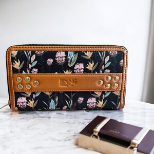 Carteira de couro vegana feita à mão para mulheres, acessório Rang Yatra elegante e chique, perfeito para uso diário, presentes ecológicos - FloralBlack