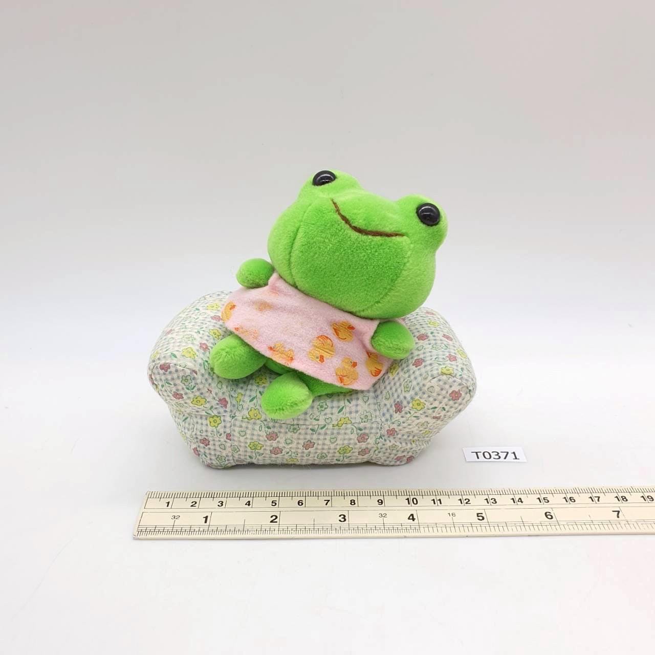 たなのうえのともだち様　カエルの人形 il_fullxfull.7464984428_kgpy.jpg