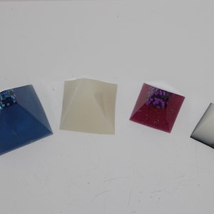 Mini Pyramids