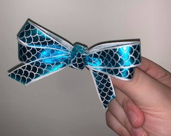 Small Blue Scale Bow