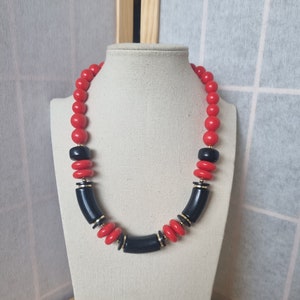 Vintage Bold Bead Necklace | Red Black Chunky Statement Jewelry | Retro Style Chain | Modern Fashion Accessory
