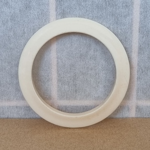 White Plastic Bangle Bracelet | Retro Vintage Fashion Jewelry | Mod Style Costume Jewelry | 2.5 inch Inner Diameter