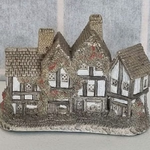 David Winter English Apothecary | Tudor Village Miniature | Vintage Collectible Cottage | Historical Architecture Model