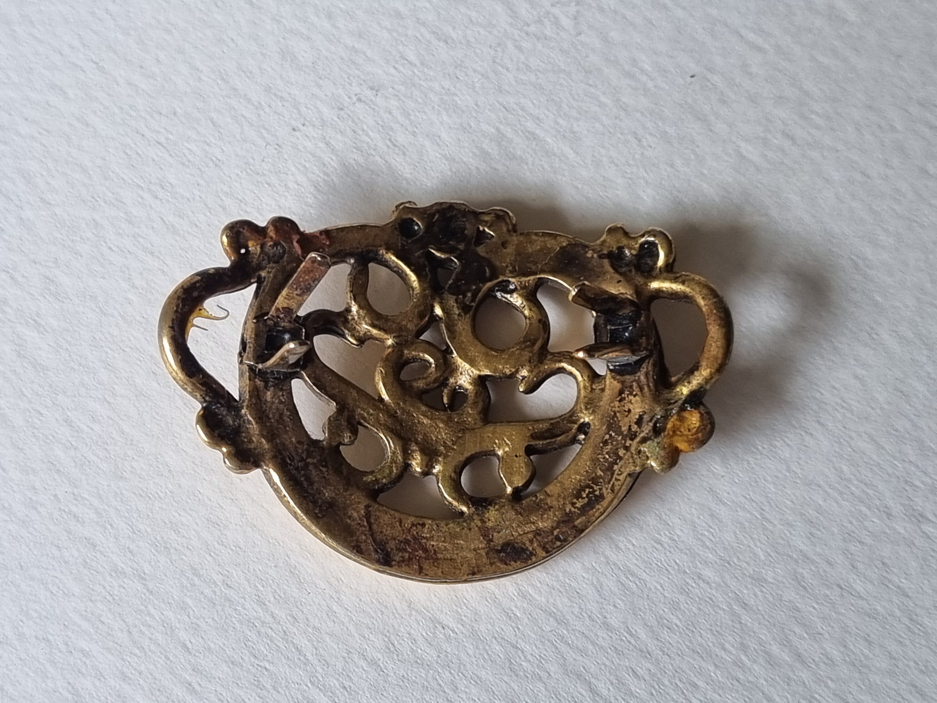 Antique Belt Buckle | Vintage Gold Tone Victorian Scrollwork  display picture 1