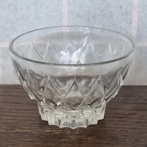 Diamantschliff Glasschale | Vintage kleine Schale mit Fuß | Schmuckhalter | Mid Century Dekor | 4 &quot;Breit
