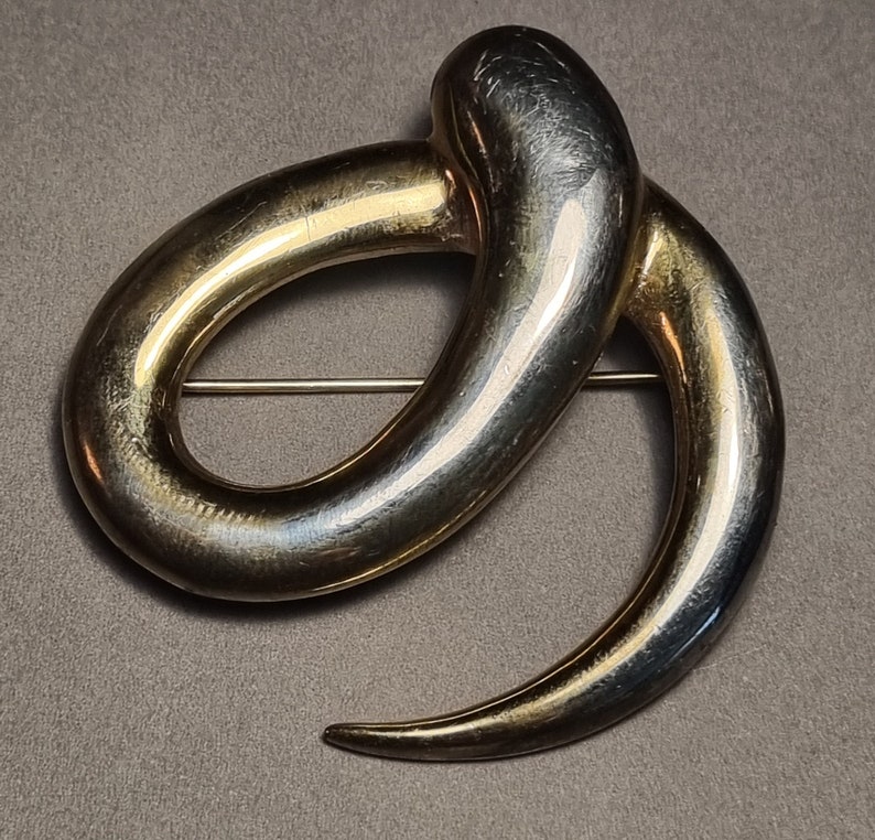 Broche Serpent Dorée Avec Strass – Brillante Et élégante