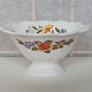 Aynsley Decorative Bowl in Vintage English Fine Bone China, Cottage Garden Design, Footed and Scalloped