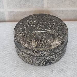 Armário de curiosidades de boticário, caixa de metal antiga para bugigangas, pote ornamentado com tampa floral, estojo vitoriano para lembranças de penteadeira